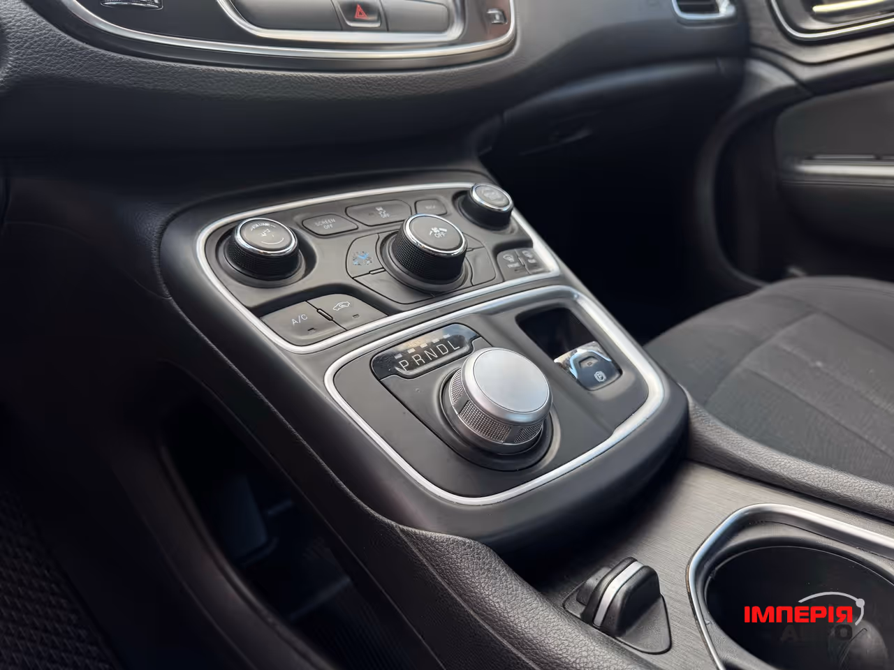 Chrysler 200 - фото 26