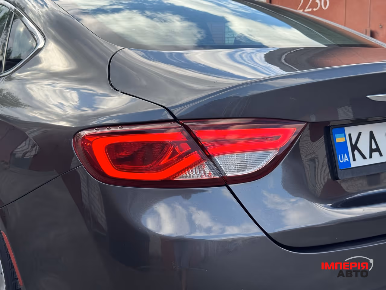 Chrysler 200 - фото 56