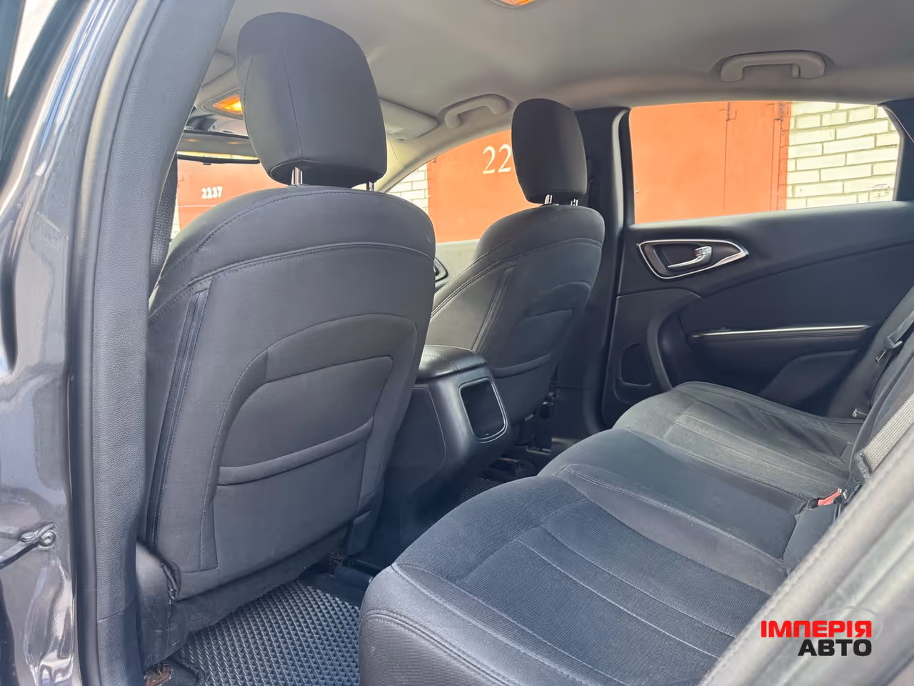 Chrysler 200 - фото 38