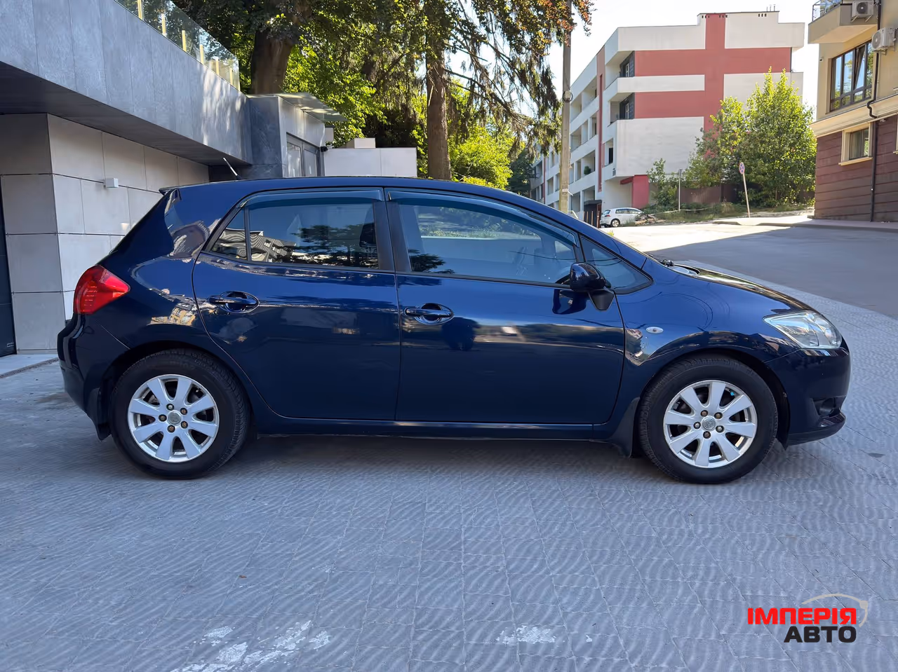Toyota Auris - фото 4