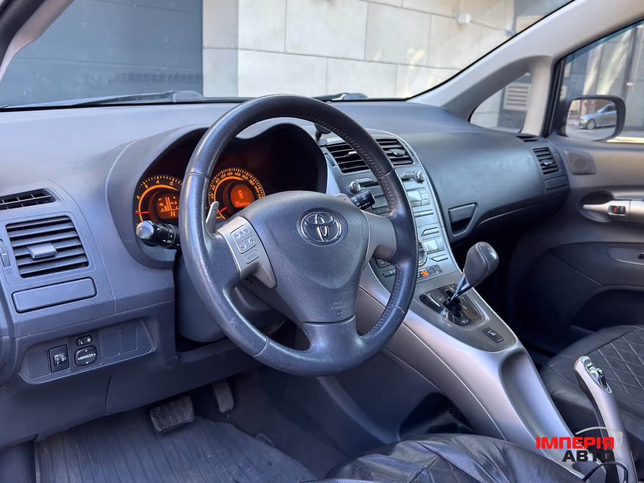 Toyota Auris - фото 9