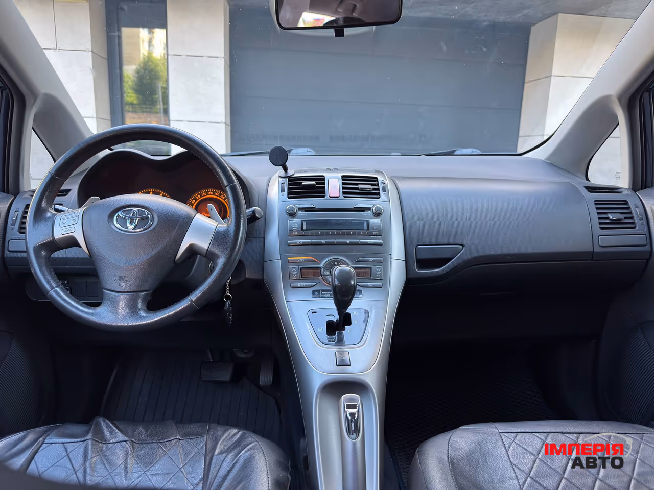Toyota Auris - фото 12