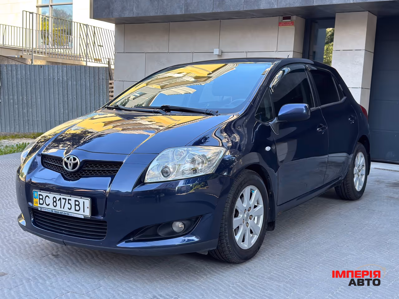 Toyota Auris - фото 1