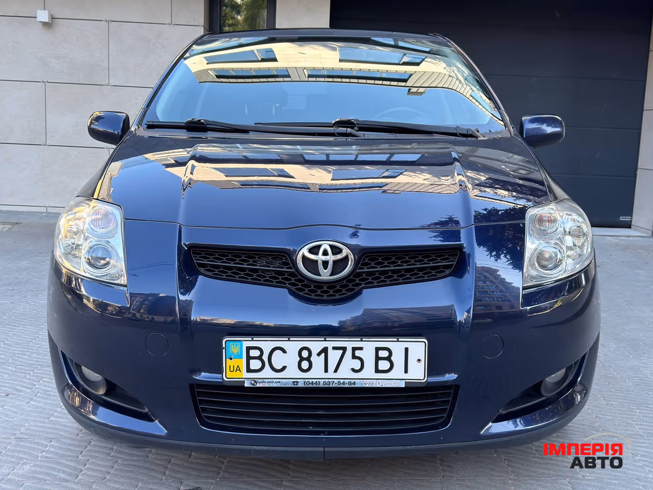 Toyota Auris - фото 2