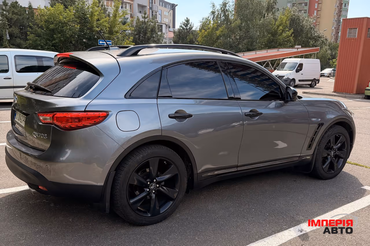 Infiniti QX70 - фото 4