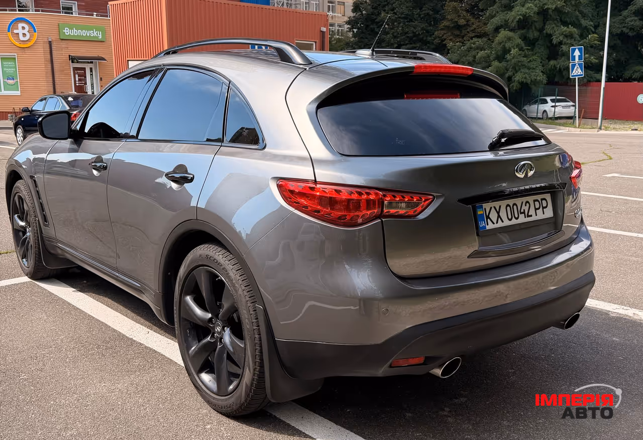 Infiniti QX70 - фото 5
