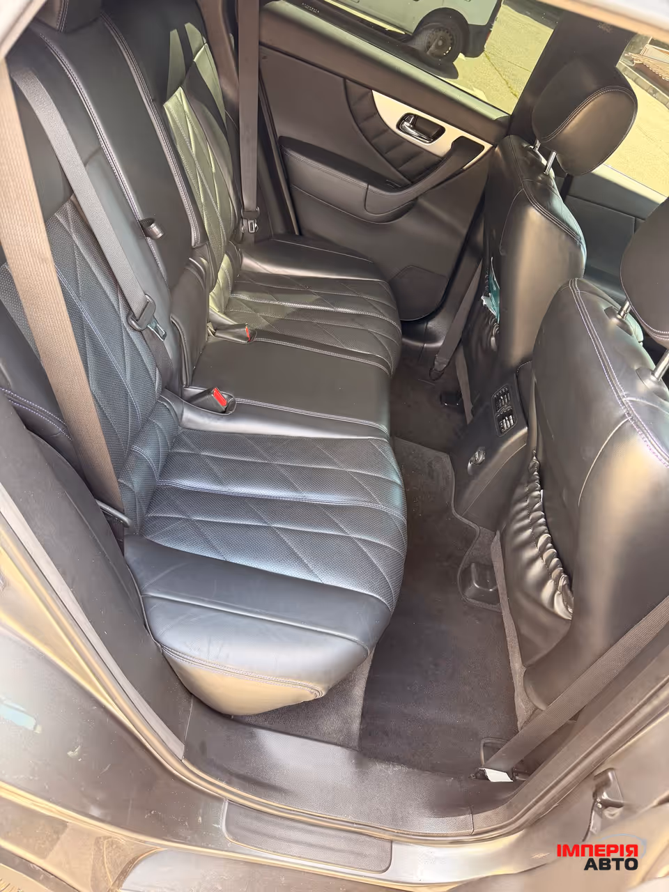 Infiniti QX70 - фото 10