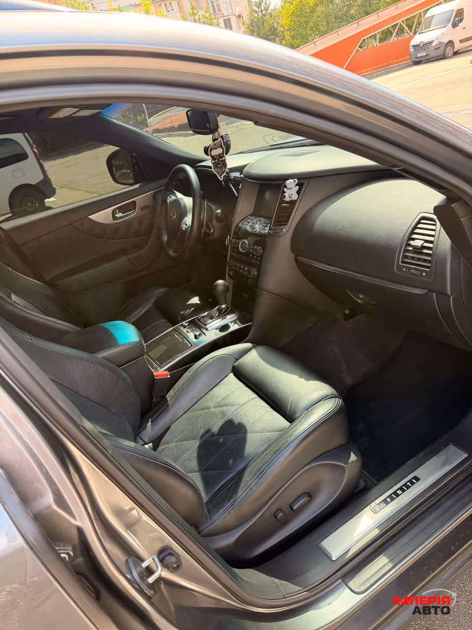 Infiniti QX70 - фото 7