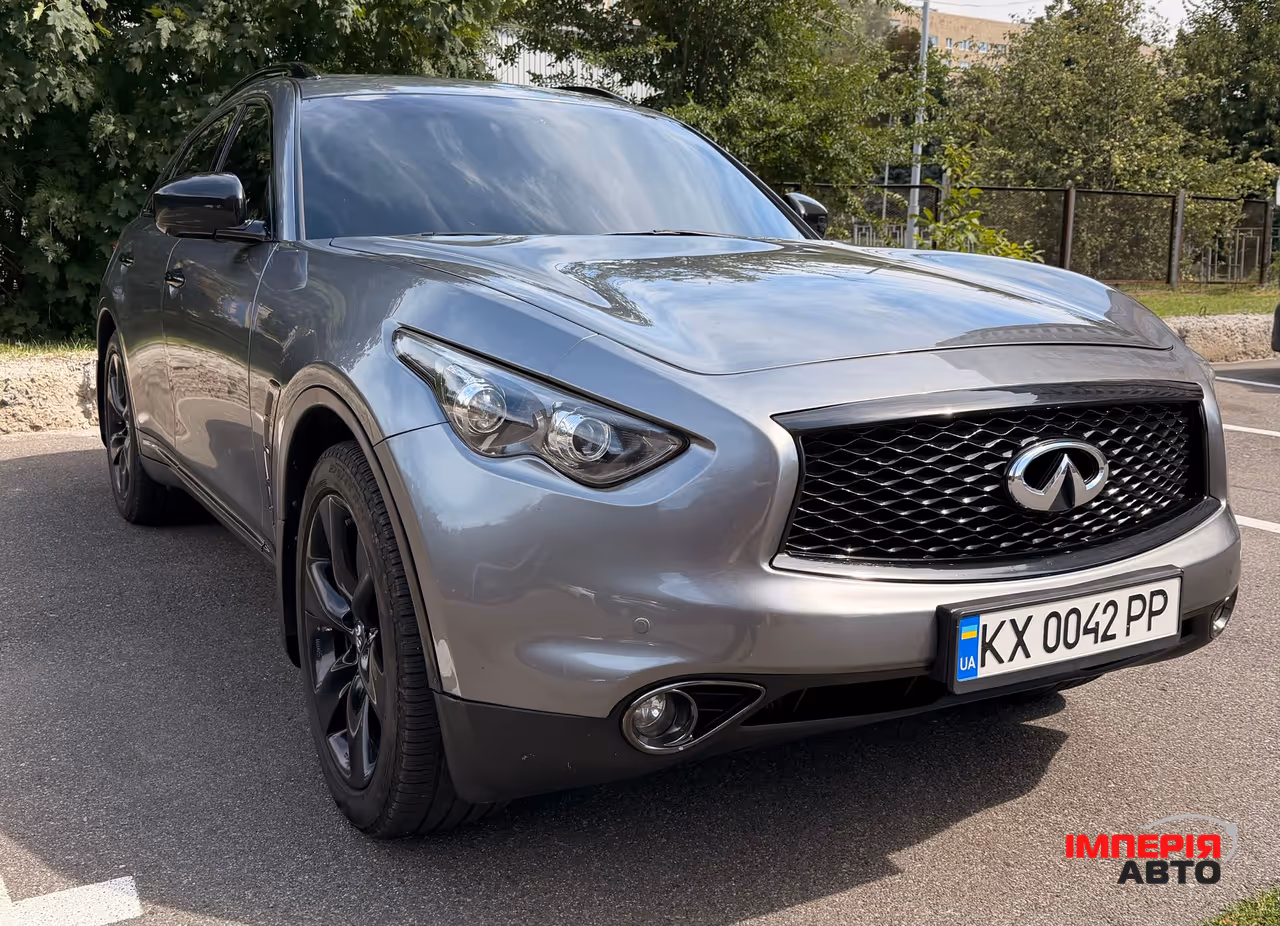 Infiniti QX70 - фото 3