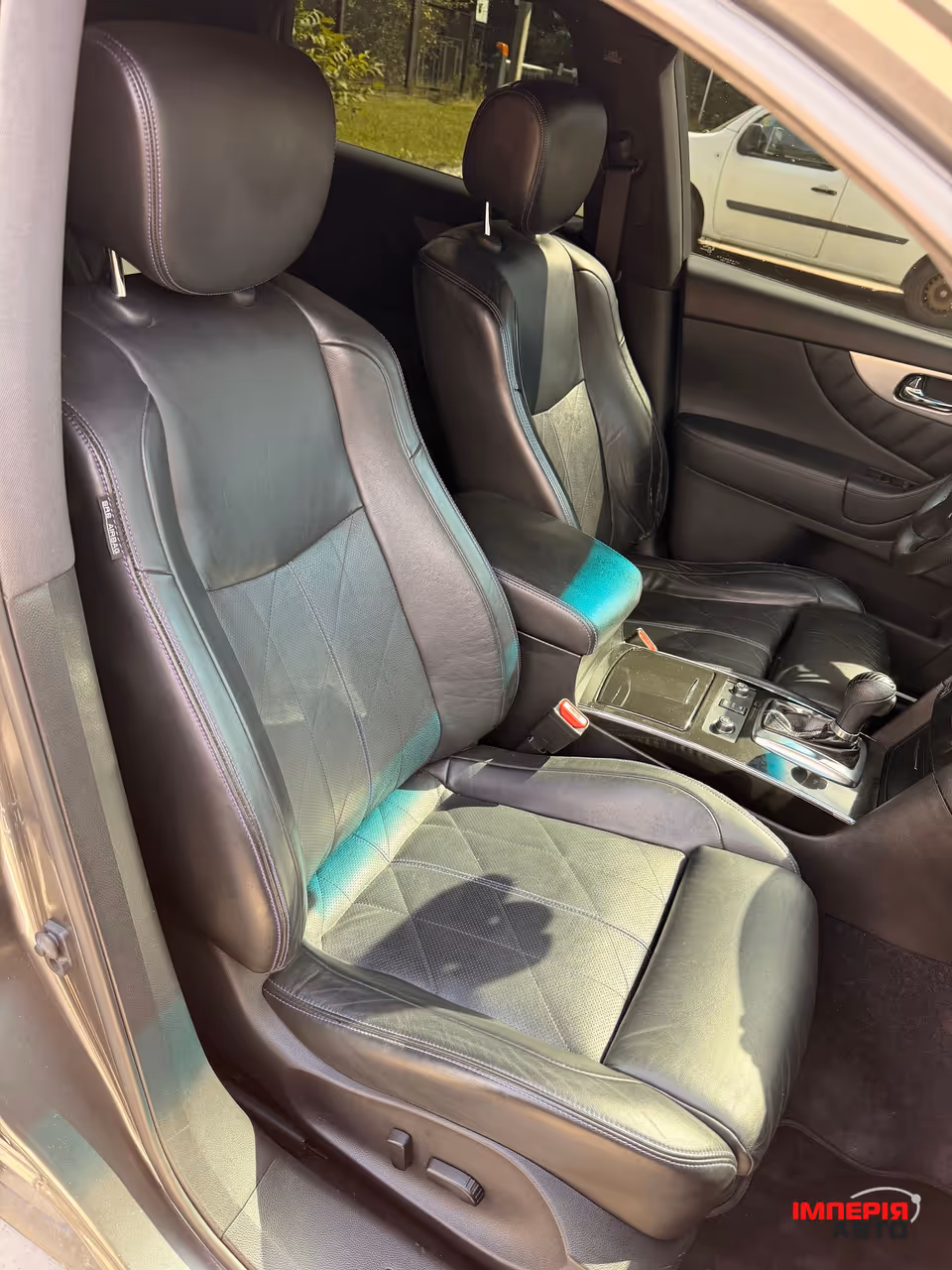 Infiniti QX70 - фото 8