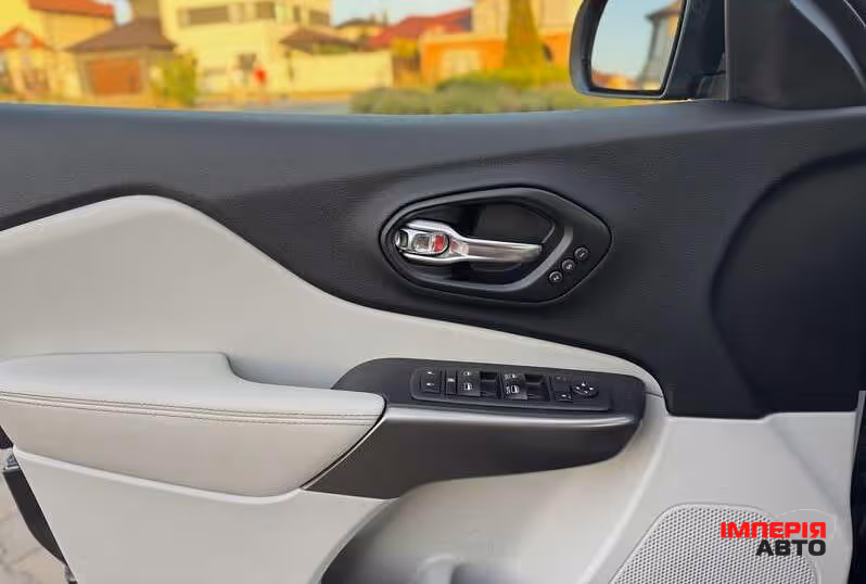 Jeep Cherokee - фото 11