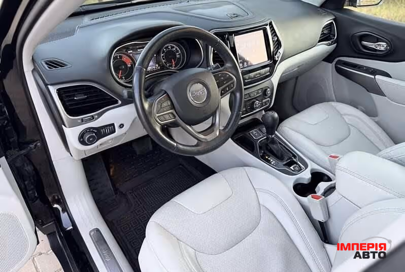 Jeep Cherokee - фото 18