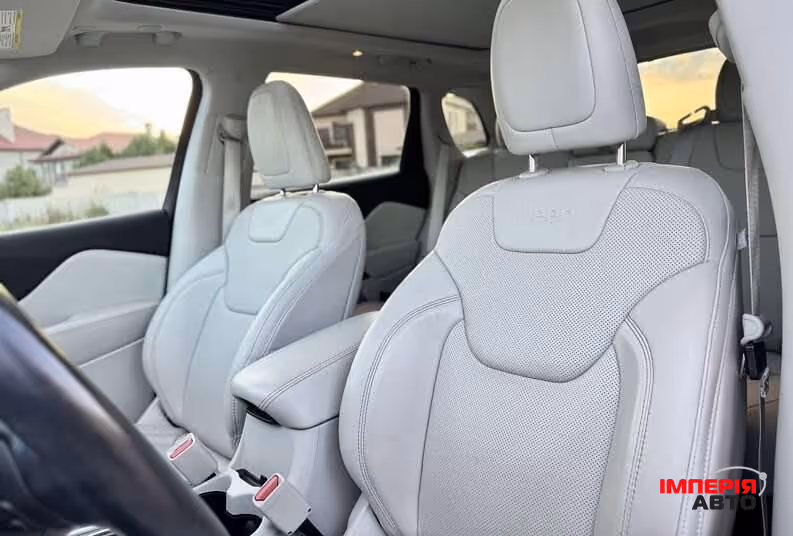 Jeep Cherokee - фото 16