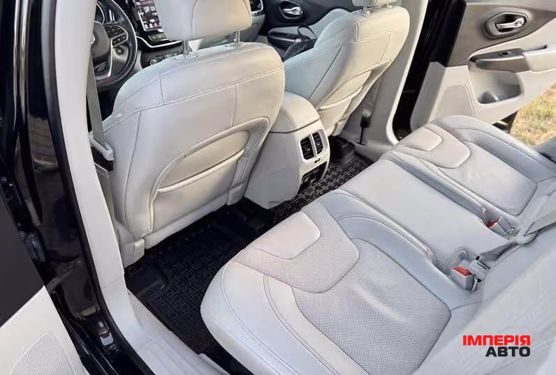 Jeep Cherokee - фото 23