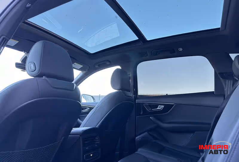 Audi Q7 - фото 9