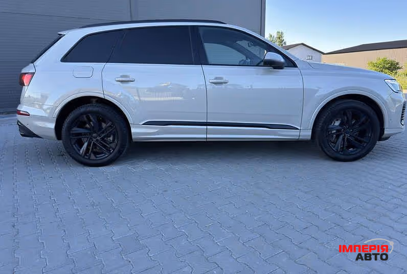 Audi Q7 - фото 4