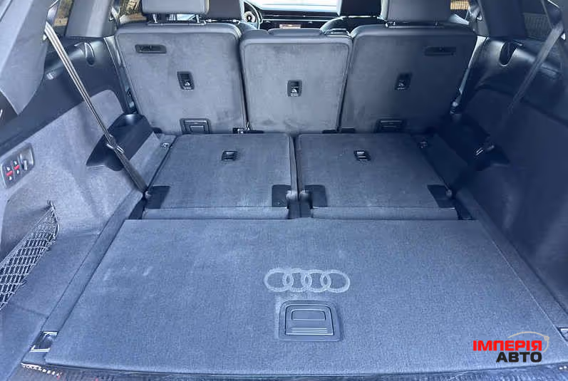 Audi Q7 - фото 11