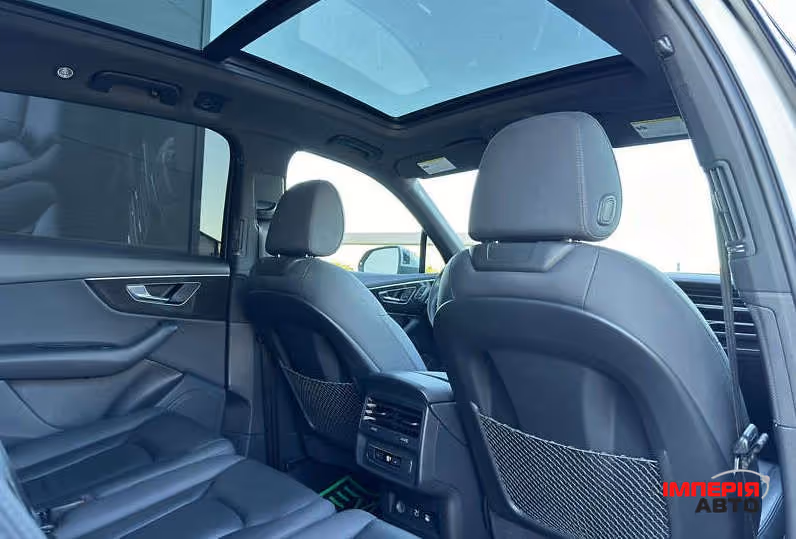 Audi Q7 - фото 10