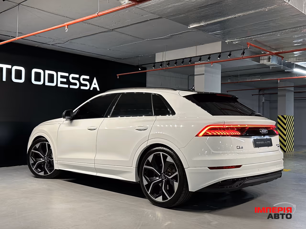 Audi Q8 - фото 8