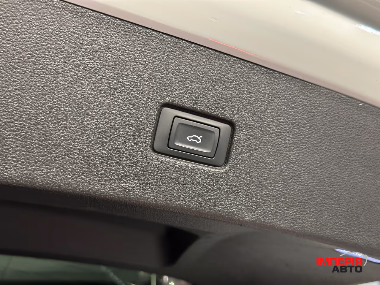 Audi Q8 - фото 9