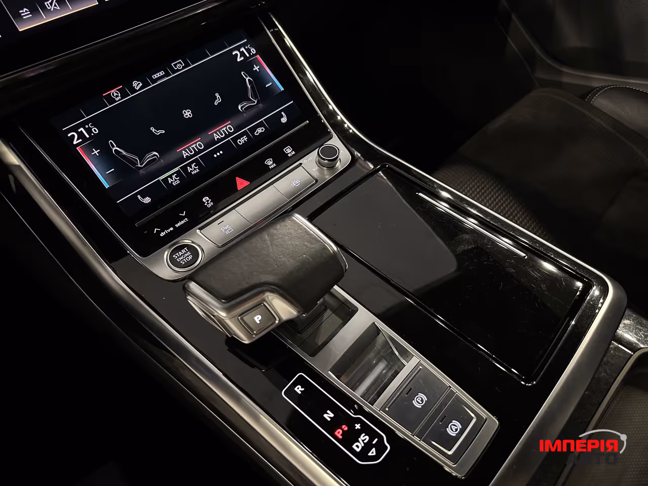 Audi Q8 - фото 24