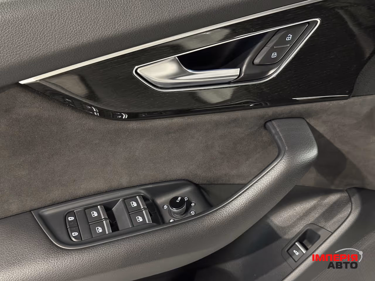 Audi Q8 - фото 15