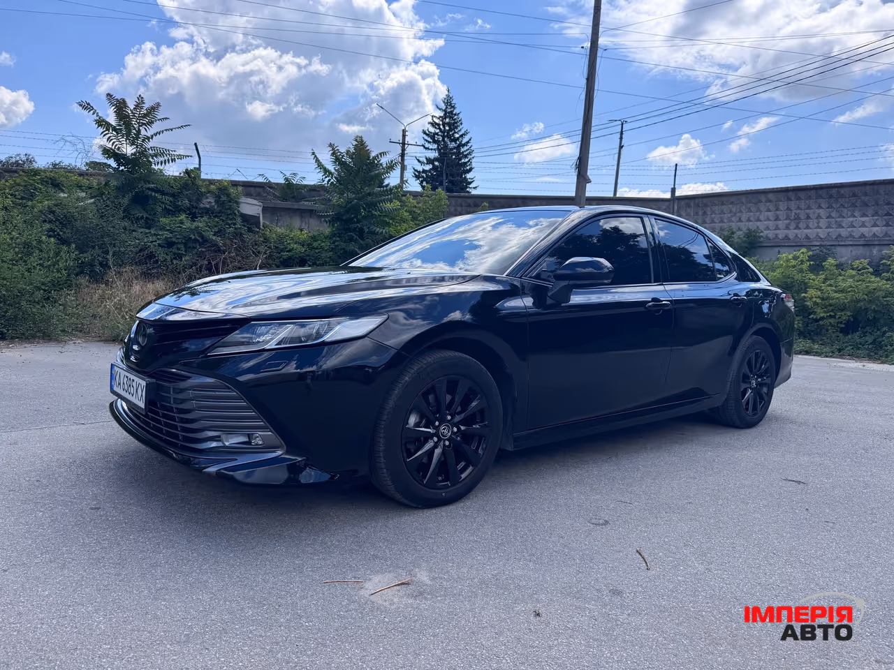 Toyota Camry - фото 1