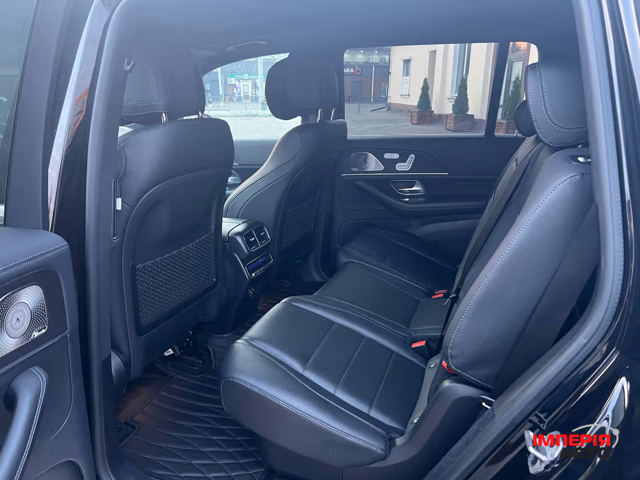 Mercedes-Benz GLS - фото 16