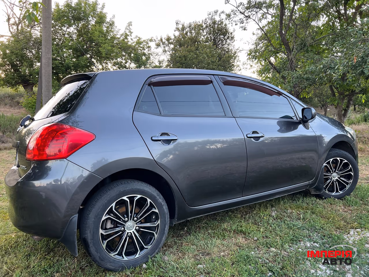 Toyota Auris - фото 4