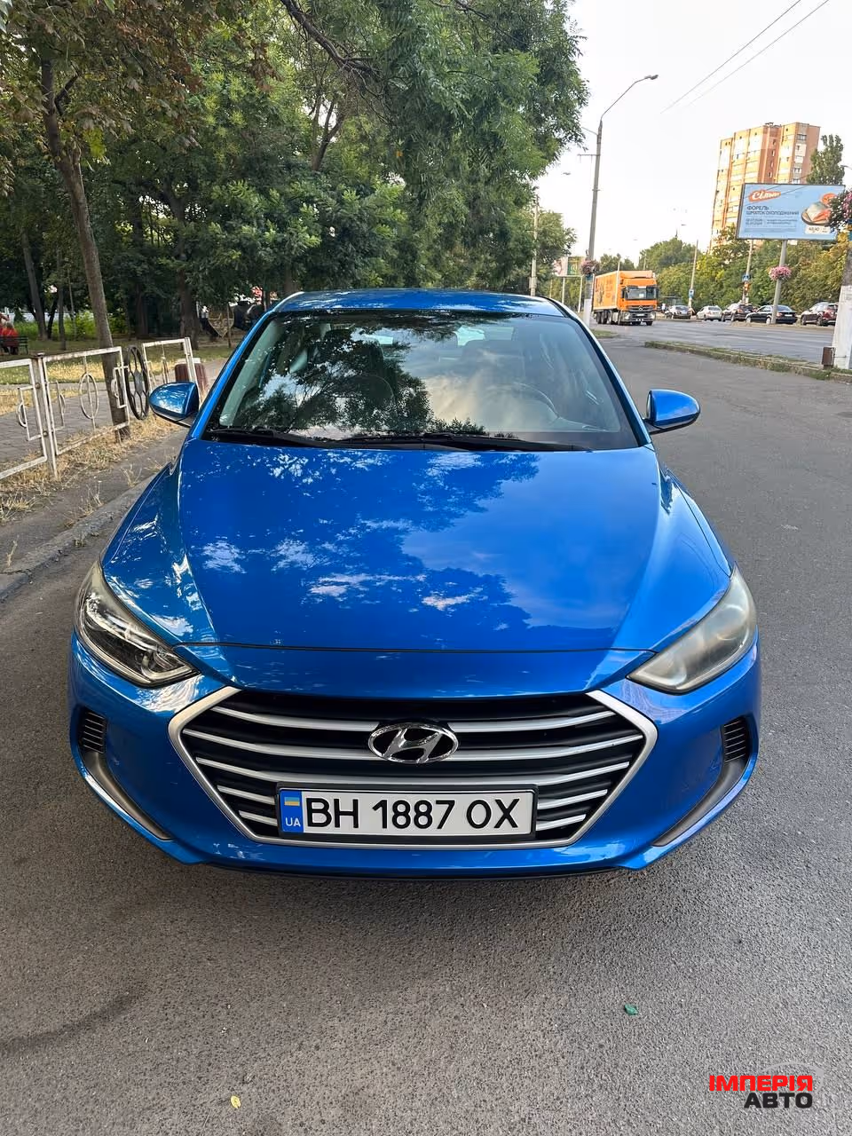 Hyundai Elantra - фото 3
