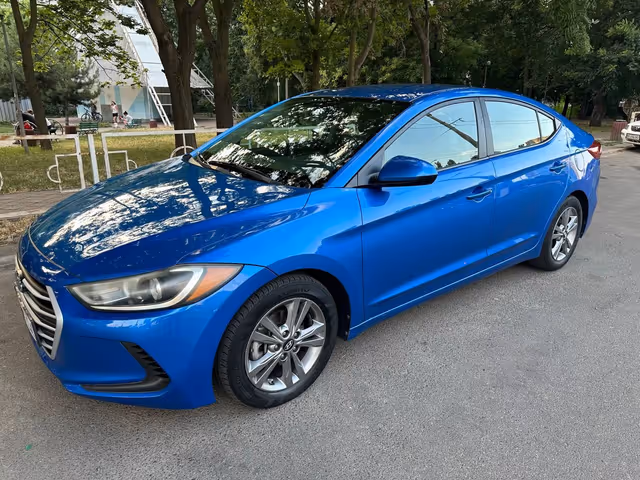 Hyundai Elantra - зображення 1