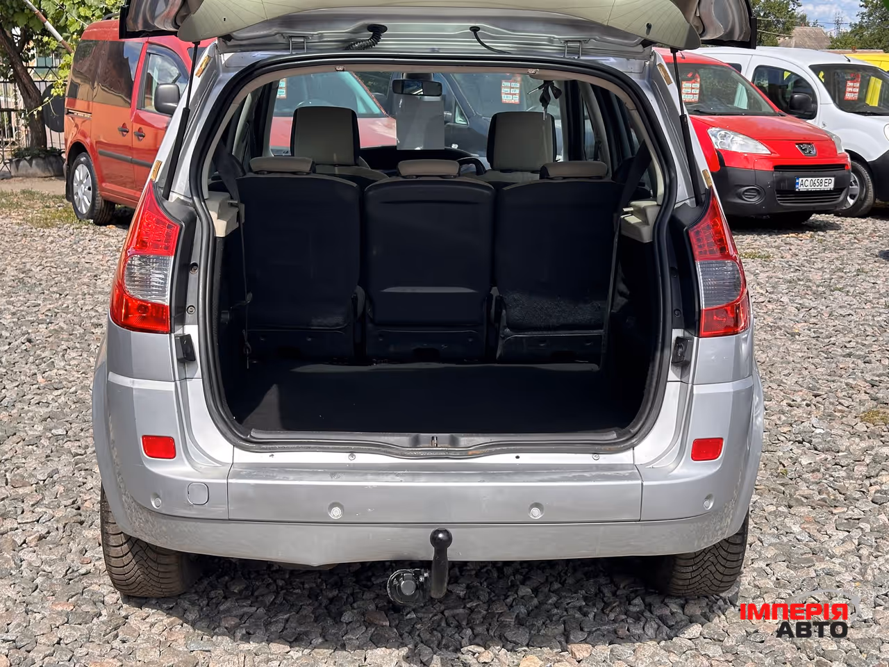 Renault Scenic - фото 12