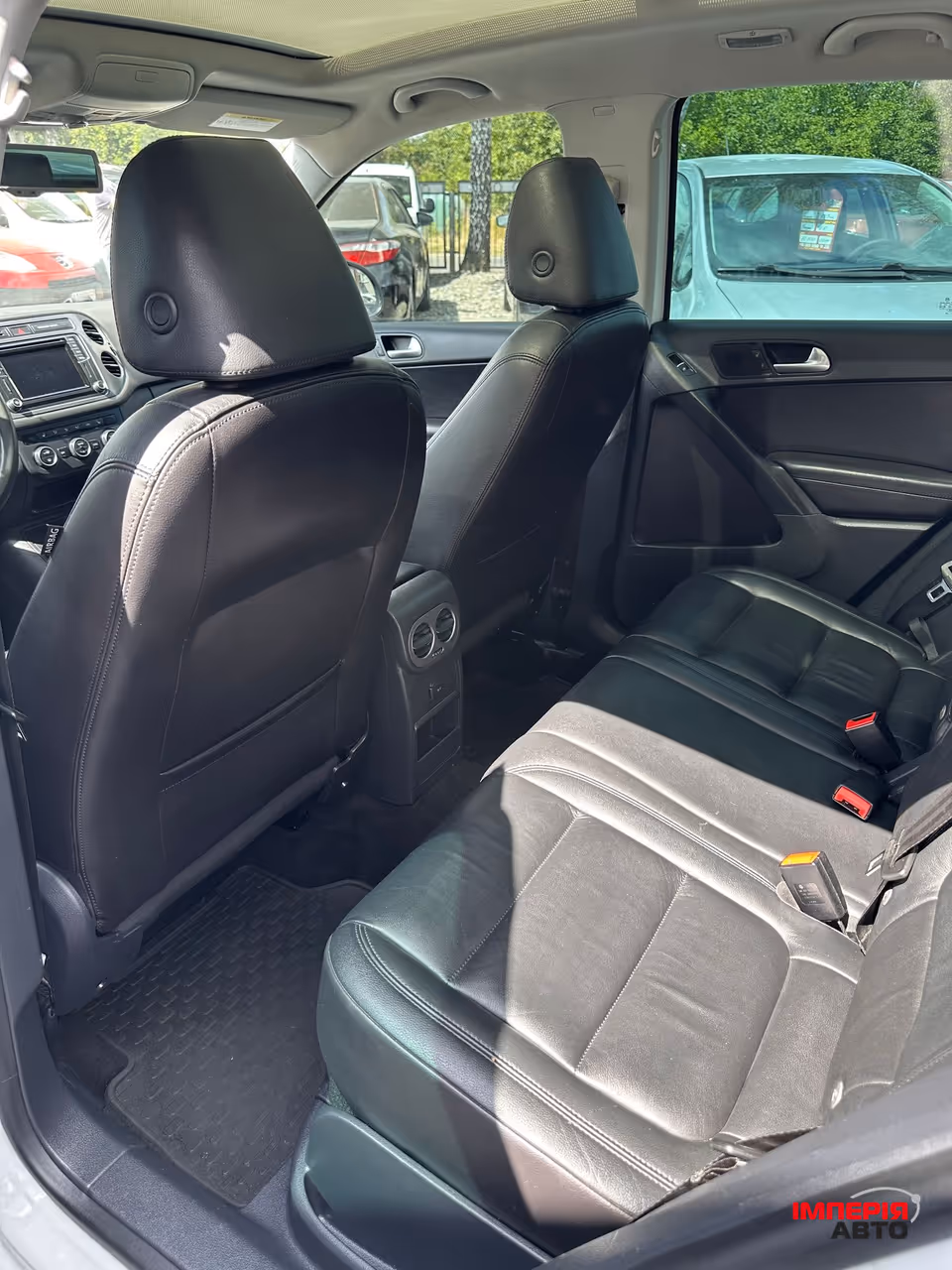 Volkswagen Tiguan - фото 8