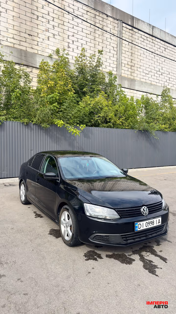 Volkswagen Jetta - фото 1
