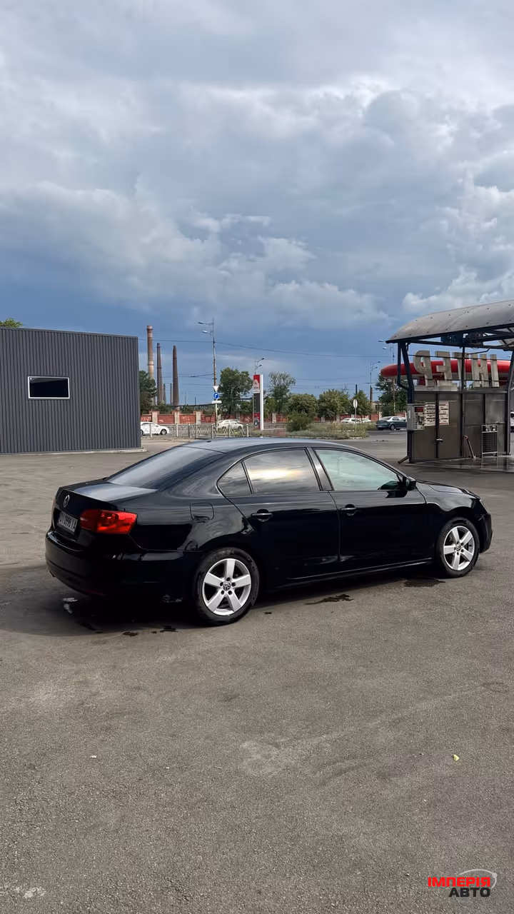 Volkswagen Jetta - фото 6