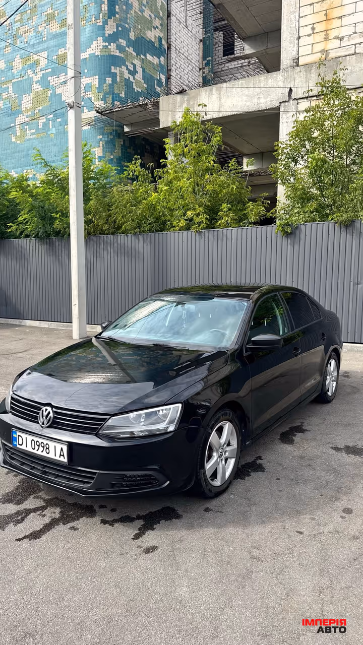 Volkswagen Jetta - фото 2