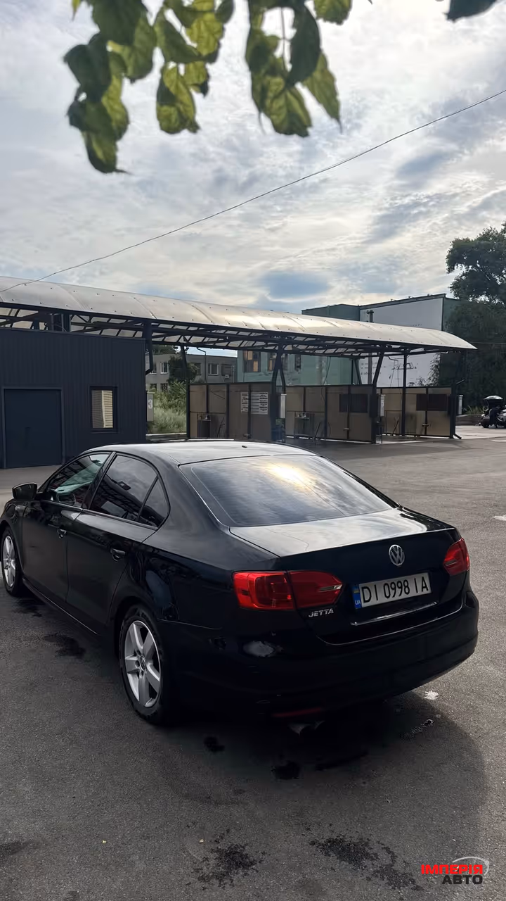Volkswagen Jetta - фото 4