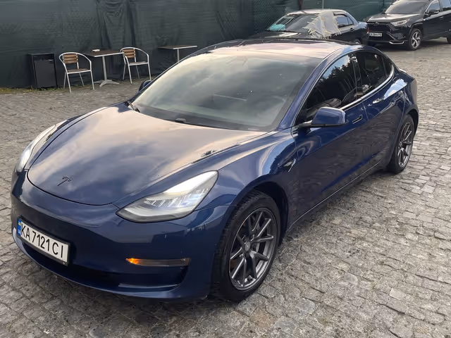 Tesla Model 3 - зображення 1