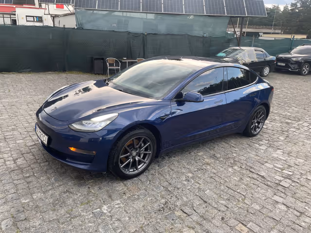 Tesla Model 3 - зображення 3