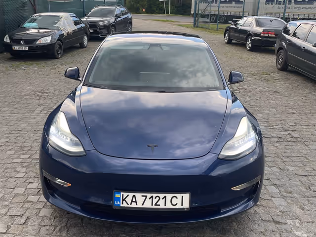 Tesla Model 3 - зображення 2