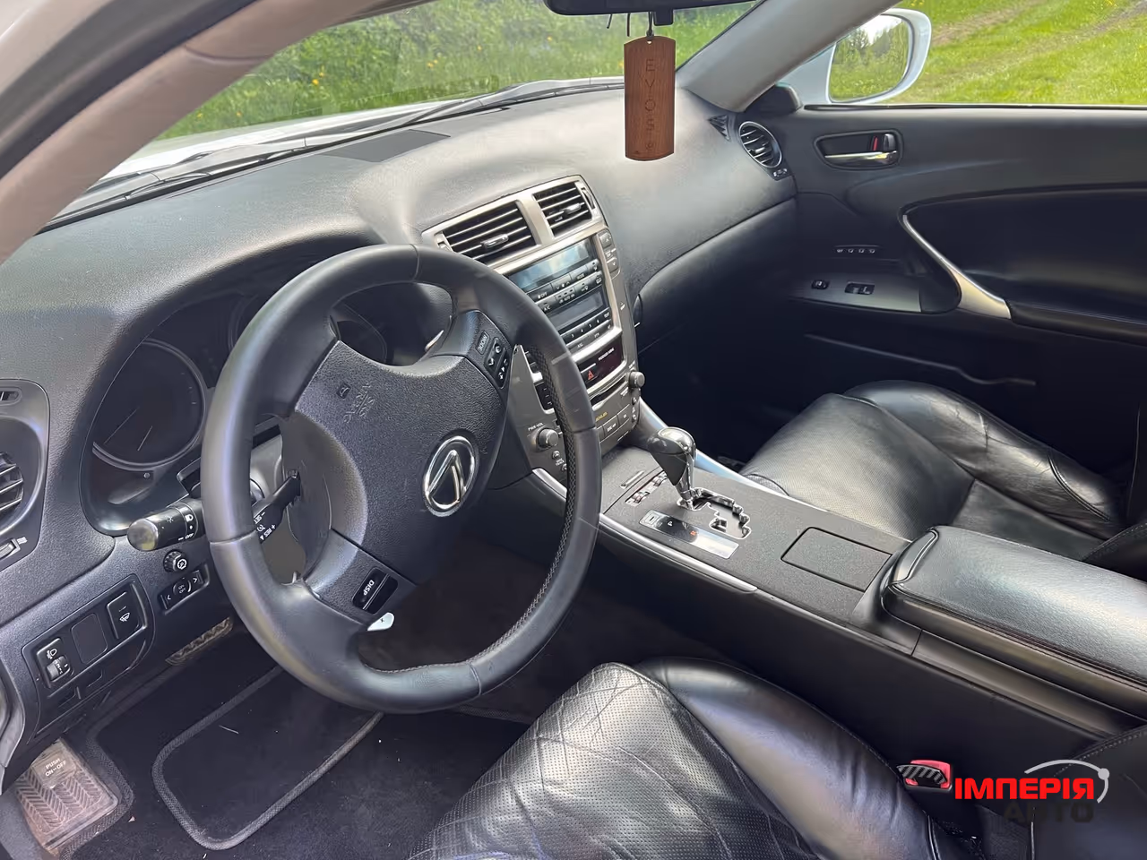 Lexus IS - фото 11