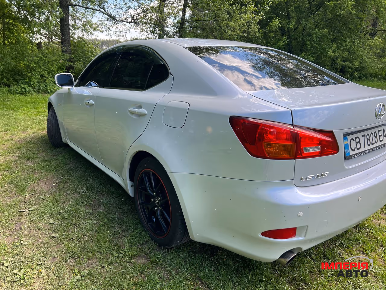Lexus IS - фото 3