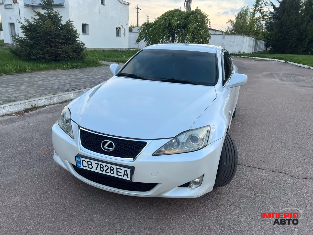 Lexus IS - фото 13