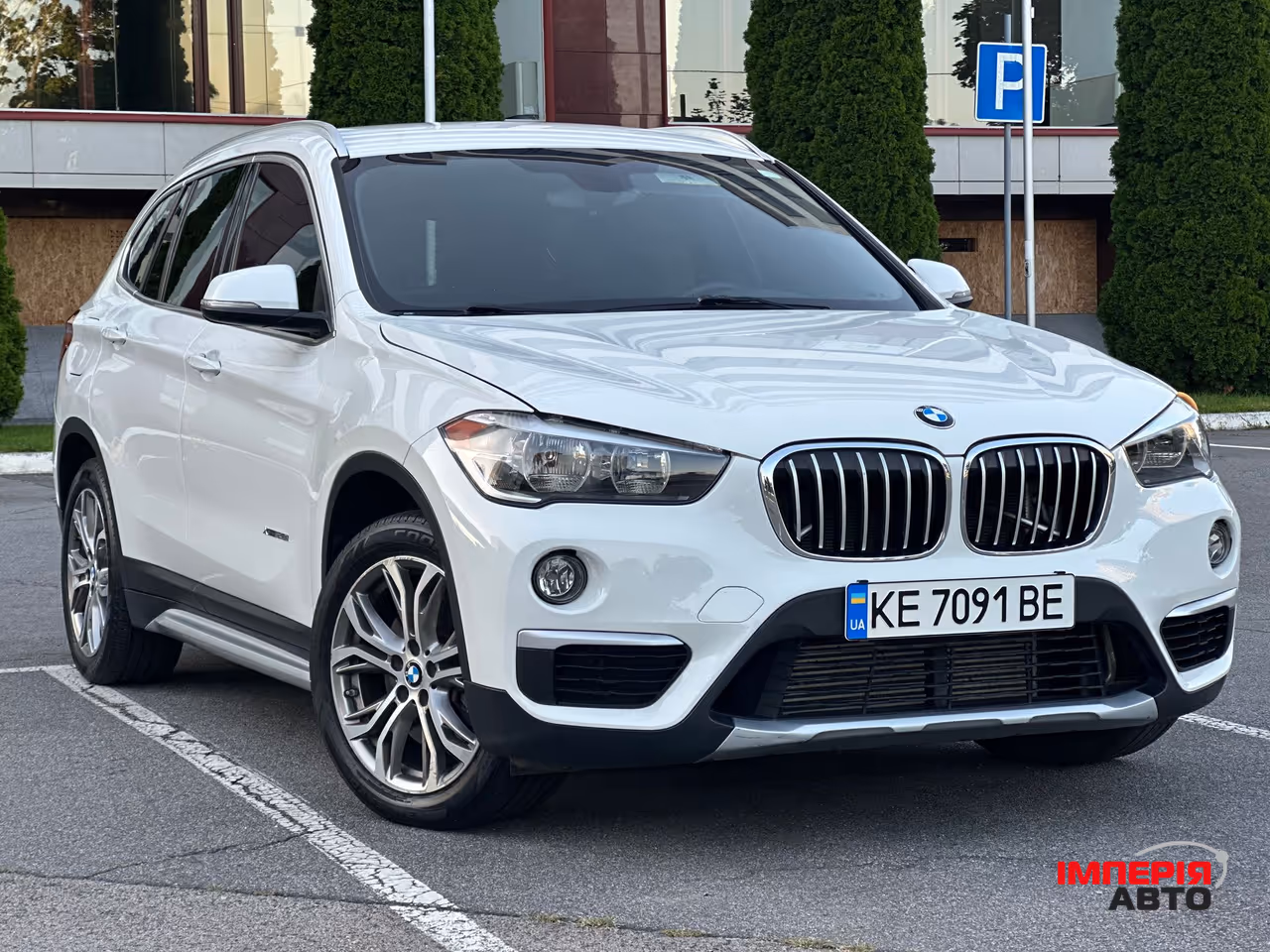 BMW X1 - фото 1