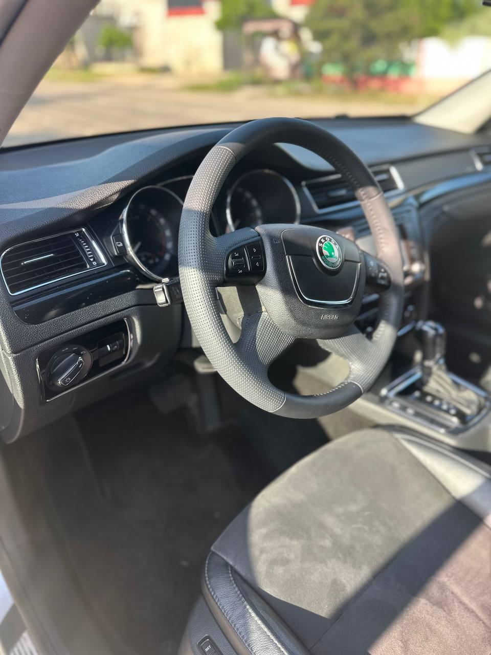 Skoda Superb - фото 12