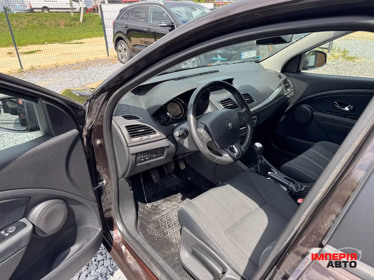 Renault Megane - фото 25