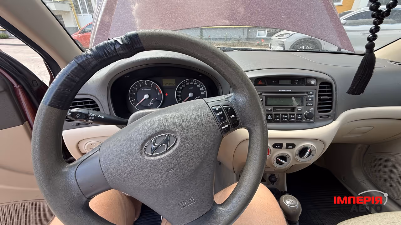 Hyundai Accent - фото 9