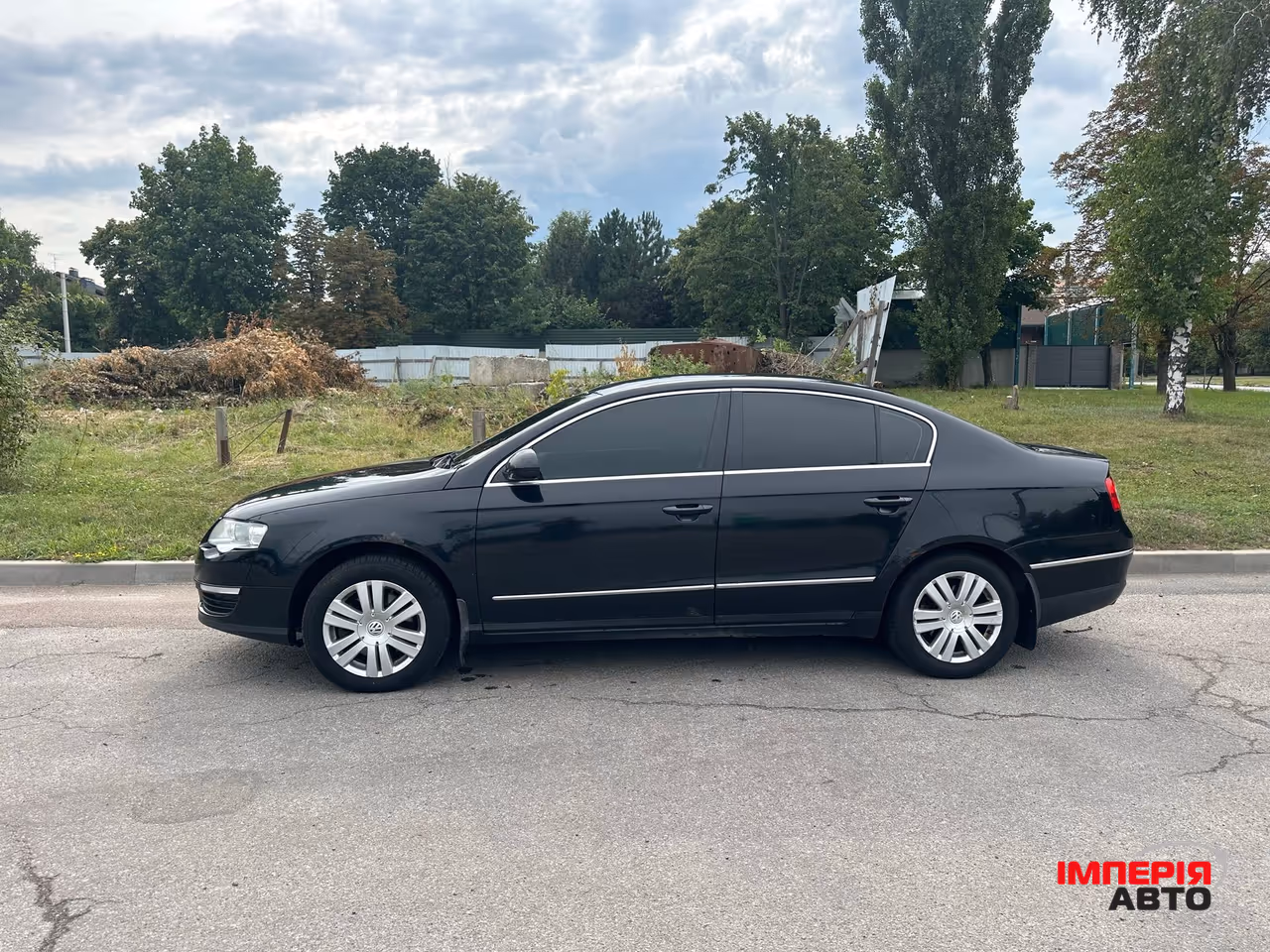 Volkswagen Passat - фото 12