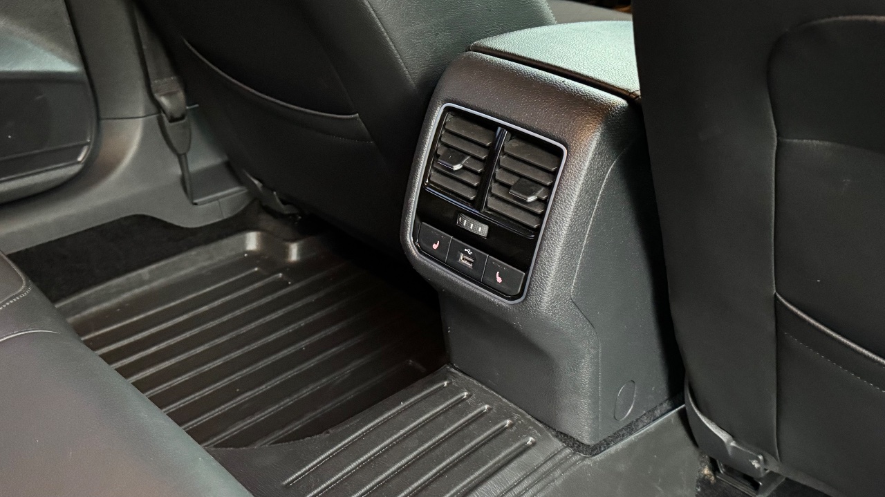 Volkswagen Passat (North America and China) - фото 5