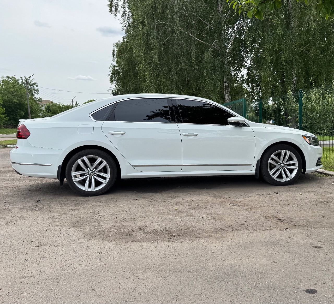 Volkswagen Passat (North America and China) - фото 13